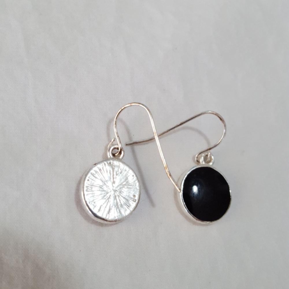 Earrings Round Black - Picture 4 of 5